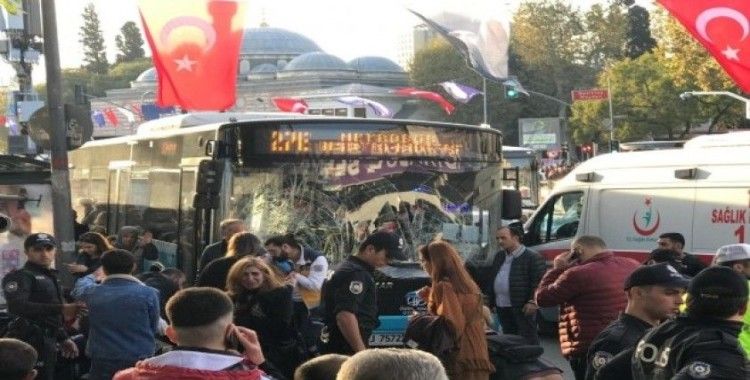 Beşiktaş’ta otobüs durağa daldı: 9 yaralı
