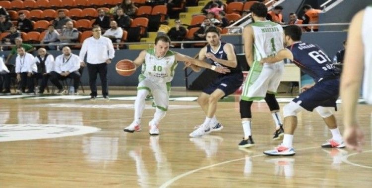 Mamak Belediyesi Basketbol zirveye oynamaya devam ediyor