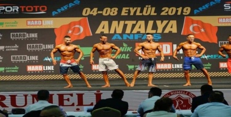 Milli vücut geliştirme sporcuları Dubai’de Türkiye’yi temsil edecek