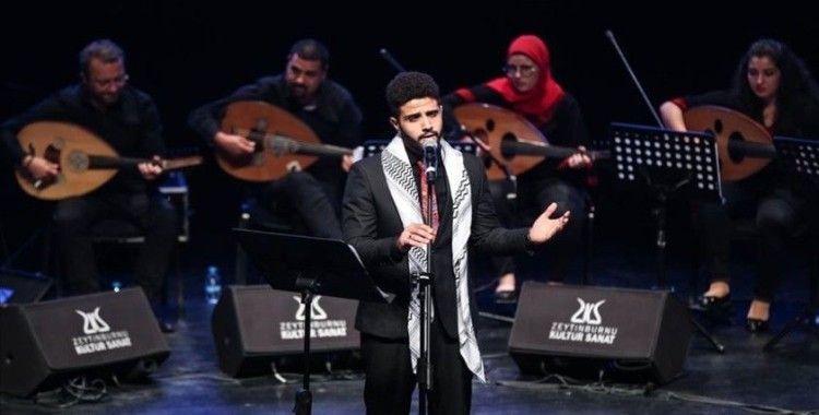 Filistinli gençler 'kardeşlik ezgileri' seslendirdi