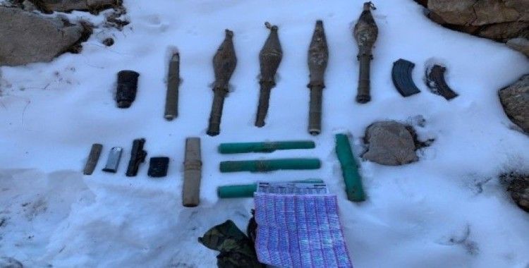 Van’da PKK’ya ait 4 antitank roketatar ve 1 antipersonel roketatar ele geçirildi
