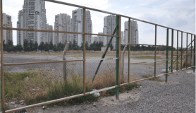 Karşıyaka'da seçim öncesi temeli atılan spor parkı şimdi moloz yığını