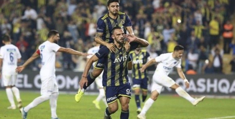 Fenerbahçe maç fazlasıyla zirvede