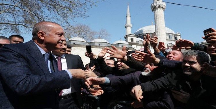 Cumhurbaşkanı Erdoğan, cuma namazını  Eyüpsultan Camii'nde kıldı