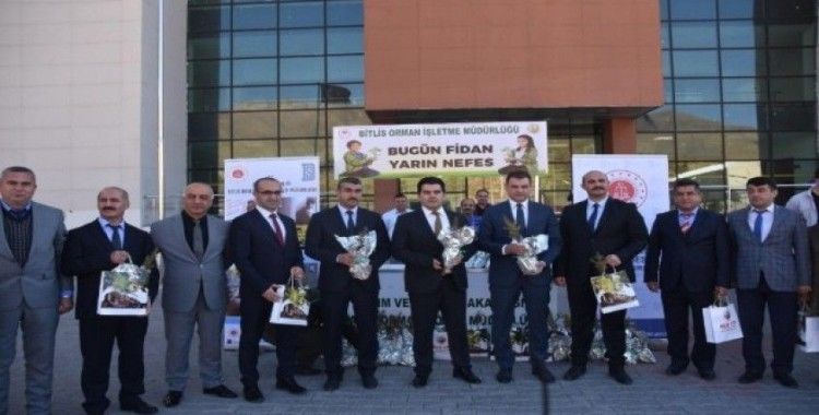 Bitlis’ten ‘Geleceğe Nefes Ol’ kampanyasına destek