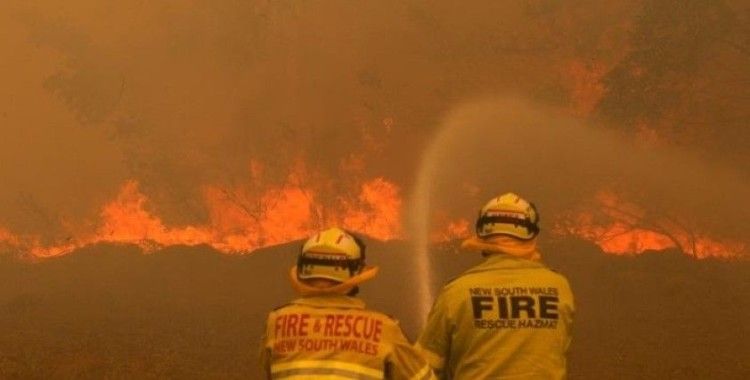 Avustralya yangınlarla boğuşuyor