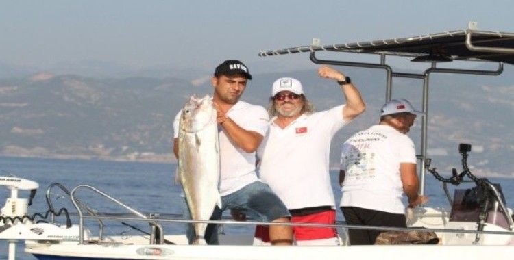 Alanya’da en büyük balığı yakalamak için yarıştılar