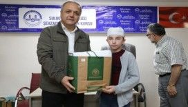 Başkan Üçok’tan umre yolcusu genç hafızlara ihram hediye