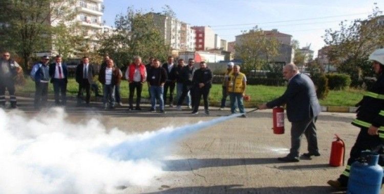Çorlu Belediyesi personeline yangın söndürme eğitimi