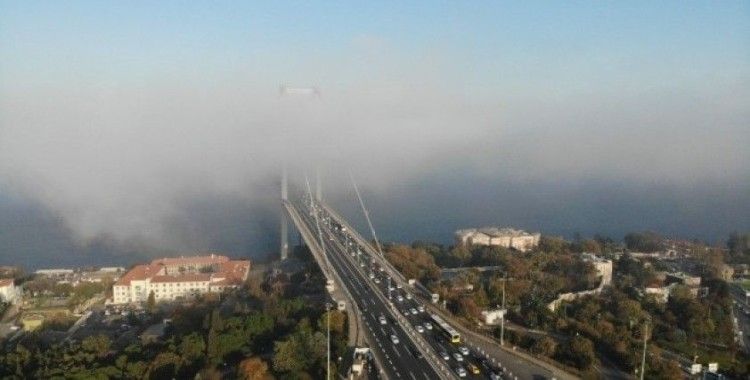 İstanbul Boğazı’nda muhteşem sis manzarası havadan görüntülendi