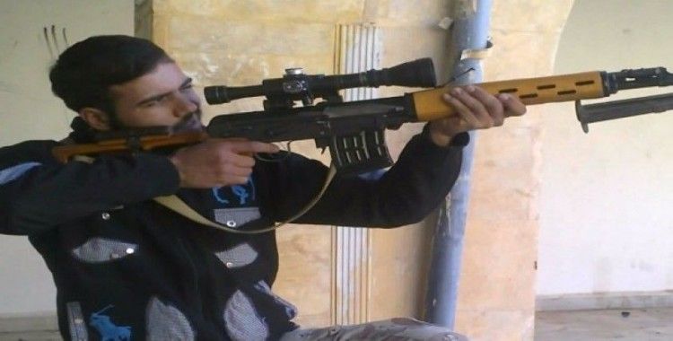 Yakalanan DEAŞ'lının silahlı fotoğrafları ortaya çıktı