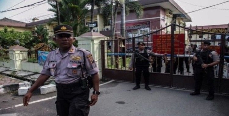 Endonezya'da canlı bomba saldırısı, 6 yaralı