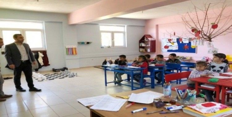 Silvan Milli Eğitim Müdürü Aydın, köy okullarını ziyaret etti