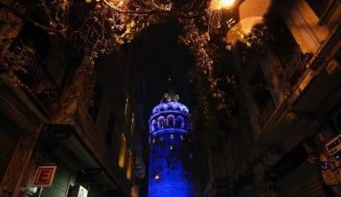 Galata Kulesi 'Dünya Diyabet Günü' nedeniyle maviye büründü