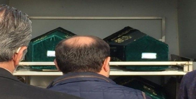 Bakırköy'de siyanürle ölen ailenin cenazeleri gasilhaneden alındı