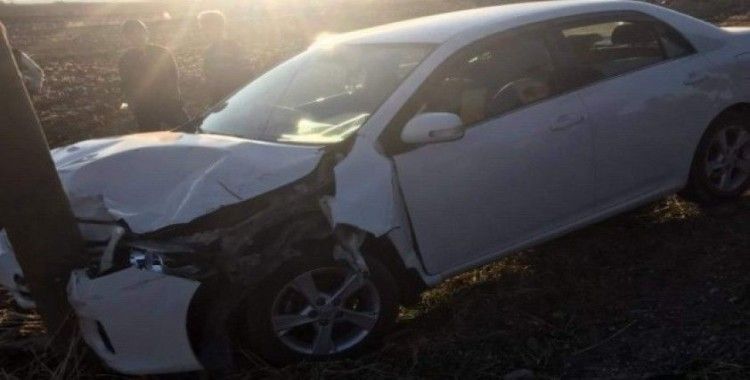 Siirt’te otomobil ile traktör çarpıştı: 2 yaralı