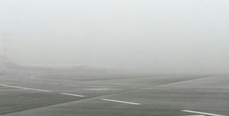 Moskova'da sis alarmı, havalimanlarında uçuşlar iptal edildi