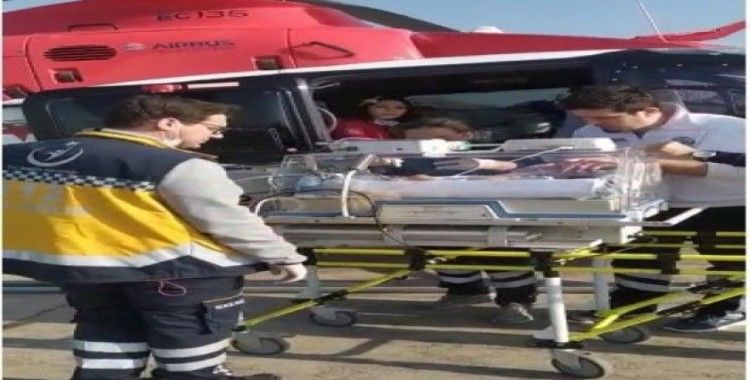 Helikopter ambulans 6 günlük bebek için havalandı