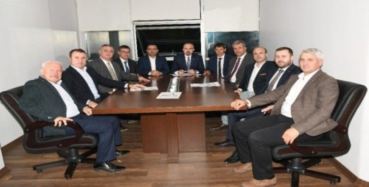 Turan, belediye başkanlarıyla toplantı yaptı