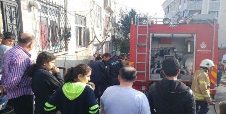 Başakşehir’de elektrikli sobadan çıkan yangında 2 kardeş hayatını kaybetti