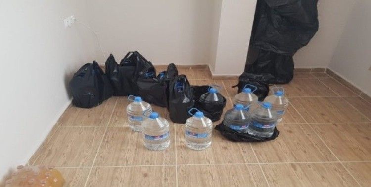 Adana’da 128 litre kaçak içki ele geçirildi