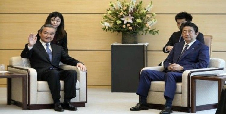 Japonya Başbakanı Abe, Çin Dışişleri Bakanı Wang ile görüştü