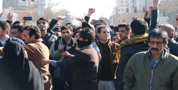 İran'da devrime bağlılık gösterisi