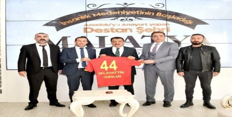 Yeni Malatyaspor yönetimi Başkan Gürkan’ı ziyaret etti