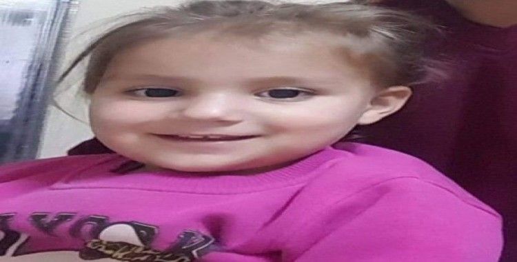 Otomobilin çarptığı bebek hayatını kaybetti