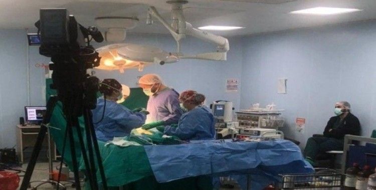 Iraklı beyin cerrahlarına canlı yayınla ameliyat eğitimi