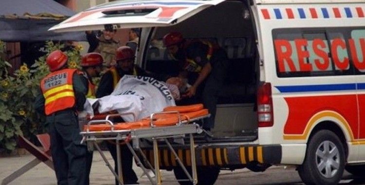 Pakistan'da trafik kazası: 8 ölü