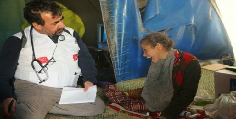 Türk doktorlardan Suriye’ye sağlık desteği
