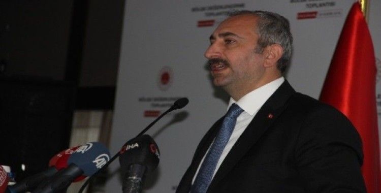 Adalet Bakanı Gül: 'Birçok Hukuk Fakültesinin kapatılacağına ya da kontenjanlarını dolduramayacağına inanıyorum'