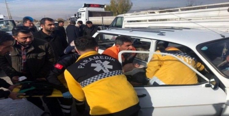Erzincan’da trafik kazası: 2 yaralı