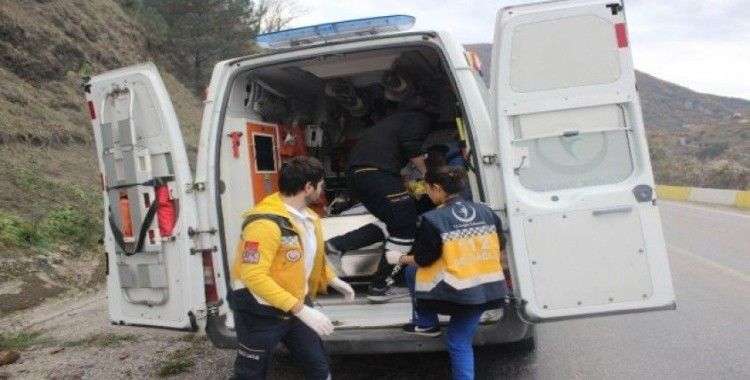 Kastamonu'da tır ile otomobil çarpıştı, biri bebek 3 kişi öldü, 2 kişi yaralandı