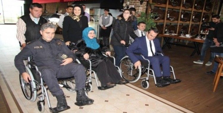 Protokol, 3 Aralık Dünya Engelliler Günü’nde tekerlekli sandalyeye bindi