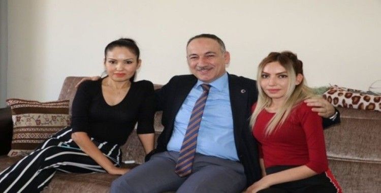 Başkan Saygılı’dan Pınar ve Bilge kardeşlere sürpriz