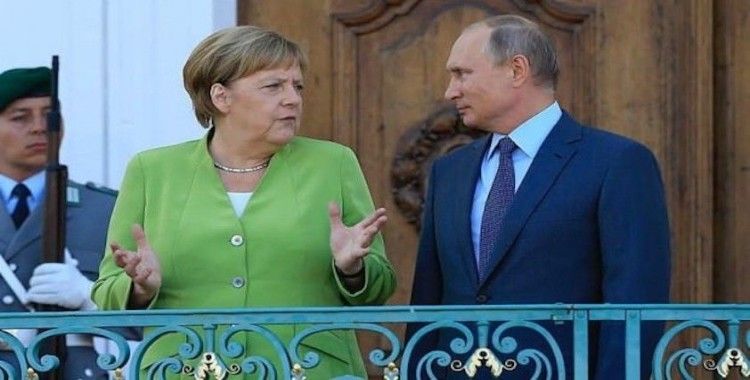 Almanya 2 Rus diplomatı istenmeyen adam ilan etti