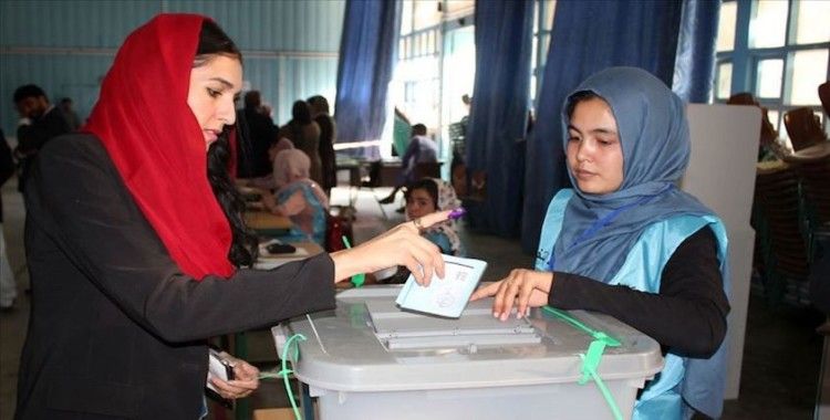 Afgan halkı 28 Eylül'de katıldığı seçimin sonucunu hala öğrenemedi