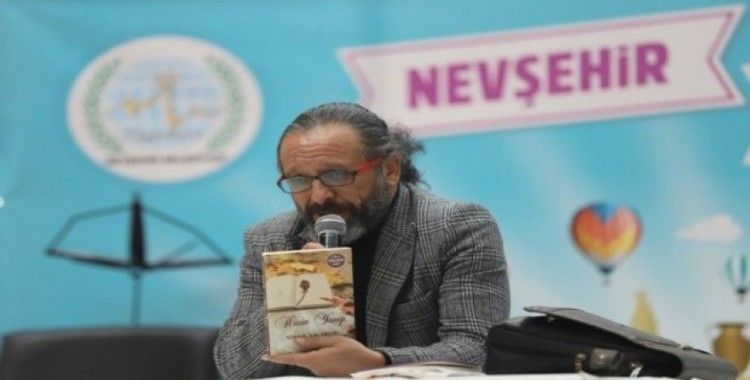 Yazar Sinan Yağmur, Nevşehir Kitap fuarında okurlarıyla buluştu