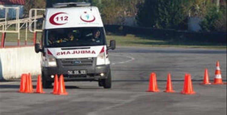 Ambulans şoförleri hünerlerini yarış pistinde gösterdi