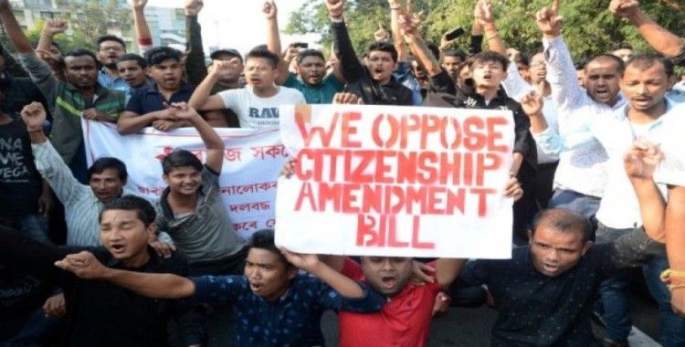 Hindistan'da vatandaşlık yasası protestosu: 1 ölü