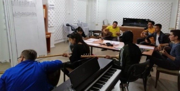 Emet’te müzik kurslarına ilgi