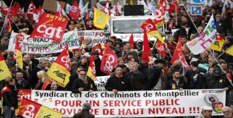 Fransa’da Noel kutlamaları için grevlere ara çağrısı