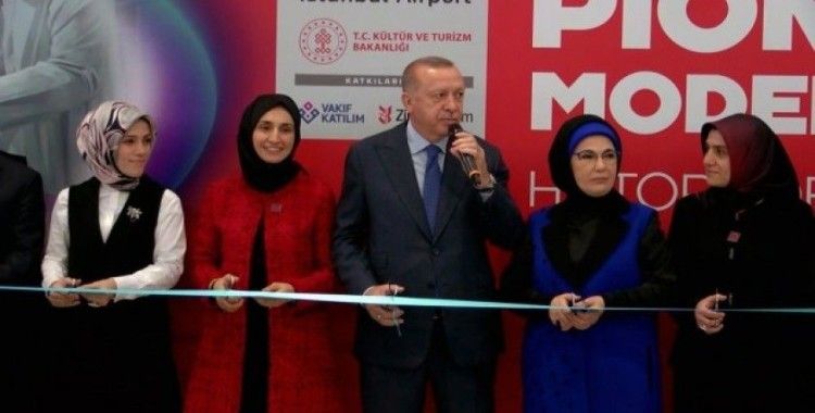 Cumhurbaşkanı Erdoğan, İstanbul Havalimanı'nda sergi açılışına katıldı