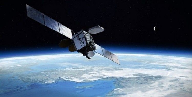 Rusya: 'Uydumuza gök taşı çarptı'
