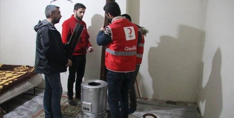 Türk Kızılay kara kışta ihtiyaç sahiplerinin yardımına koşuyor