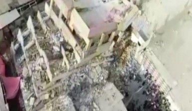 Pakistan’da 6 katlı bina çöktü