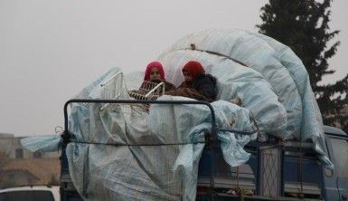 İdlib'de 2 ayda 283 bin sivil evlerini terk etti