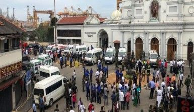 Sri Lanka'da uçak düştü, 4 ölü